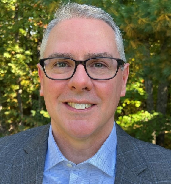 speaker Arron Lamp
